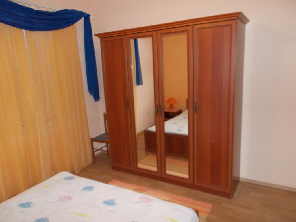 Apartments Makaus Kampor Oda fotoğraf